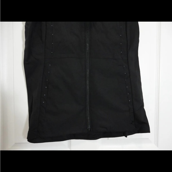 Lululemon Run For Cold Vest Black - Picture 6 of 6